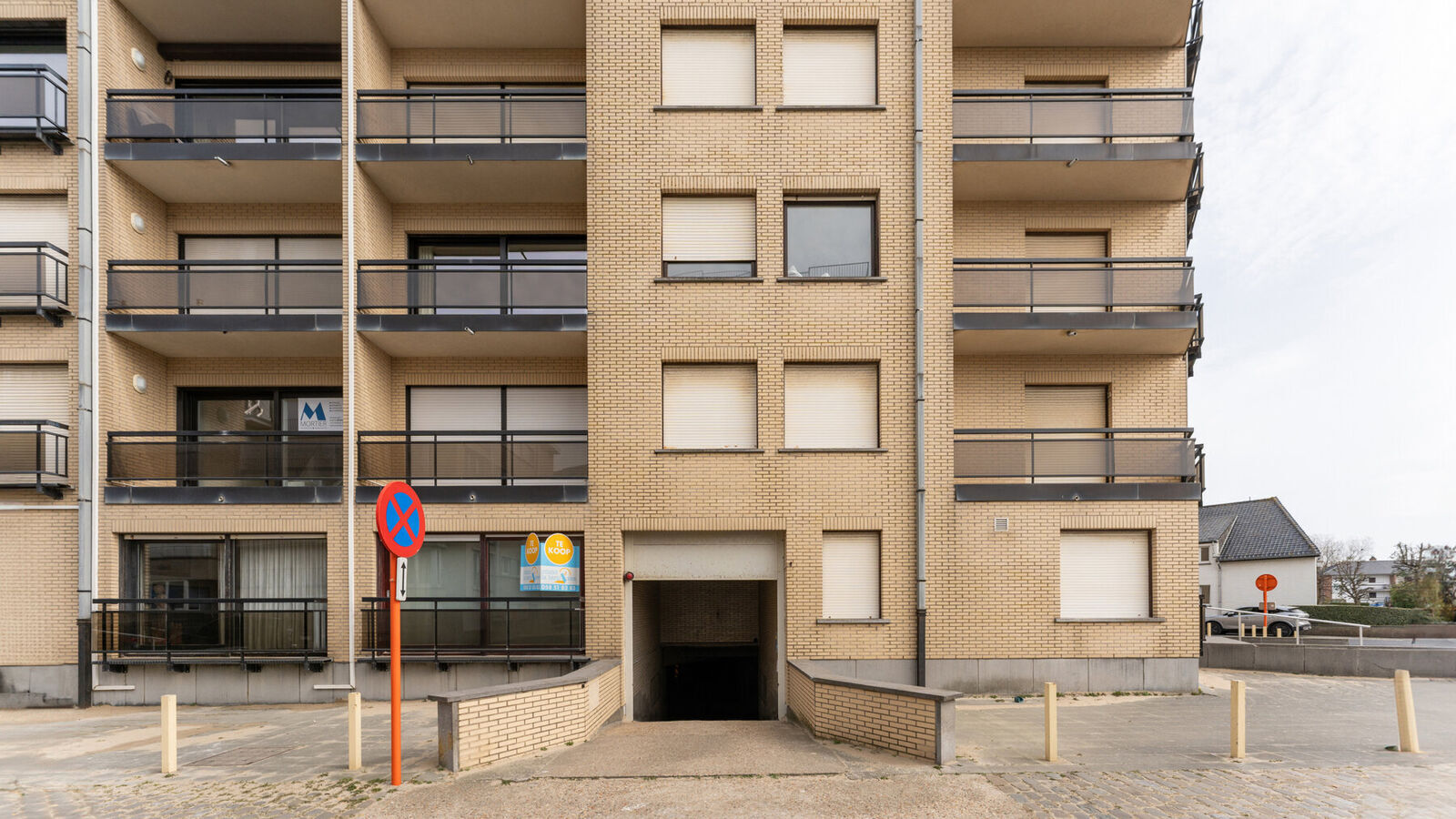 Closed garage for sale in Koksijde