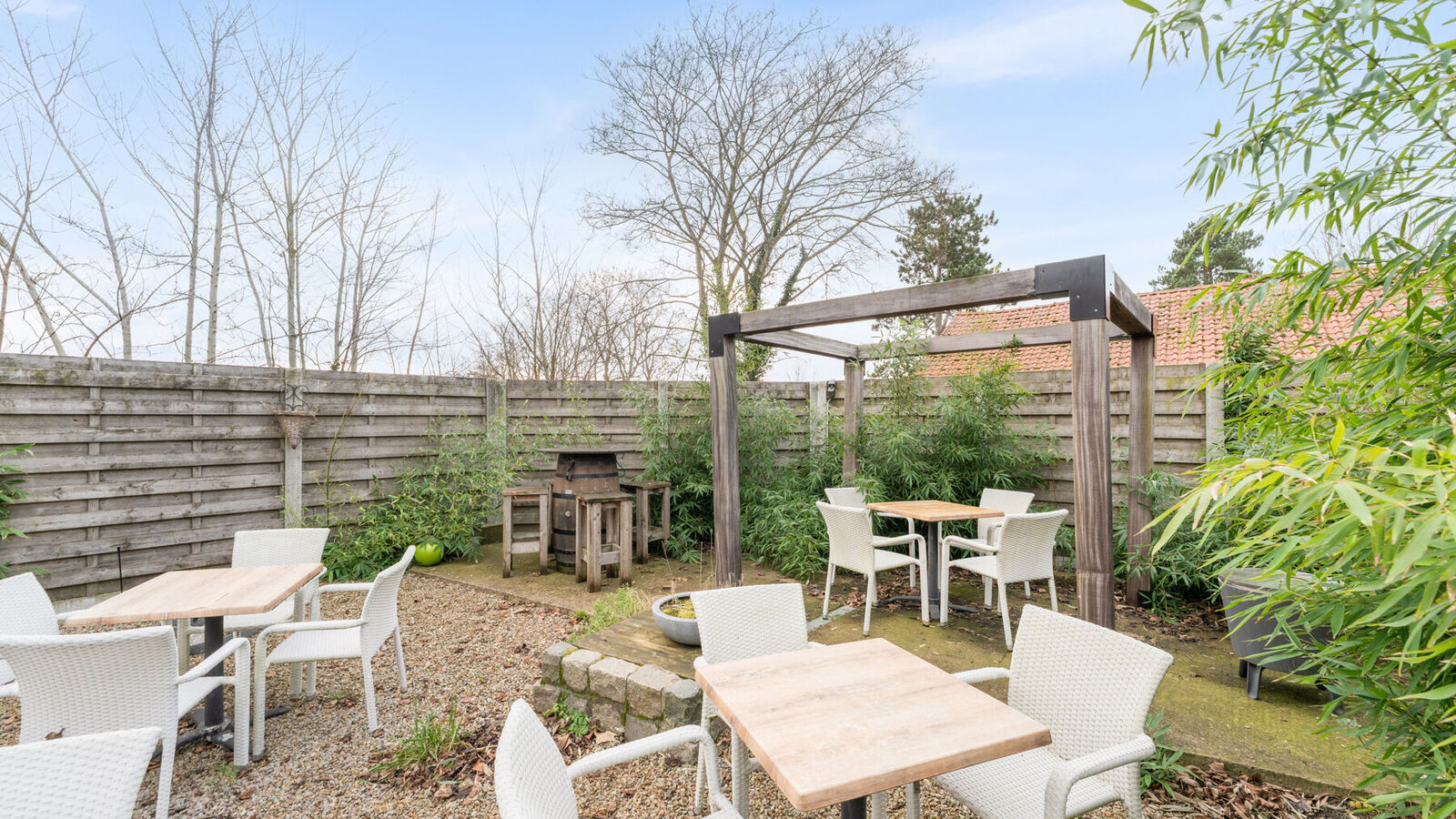 Commercial groundfloor for sale in Wulpen