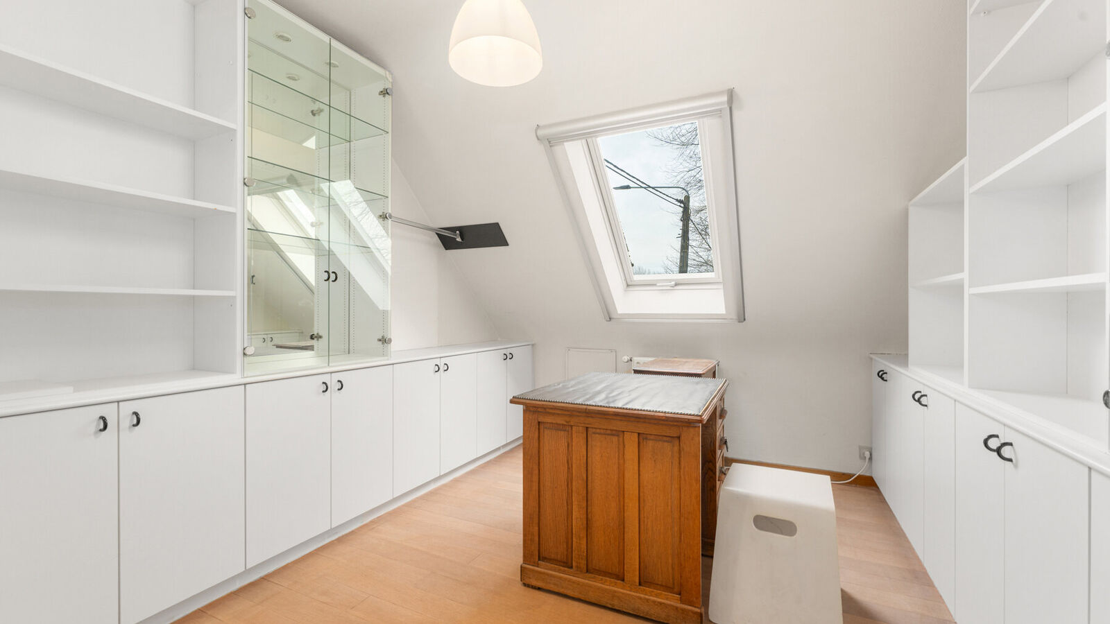 Commercieel gelijkvloers te koop in Wulpen