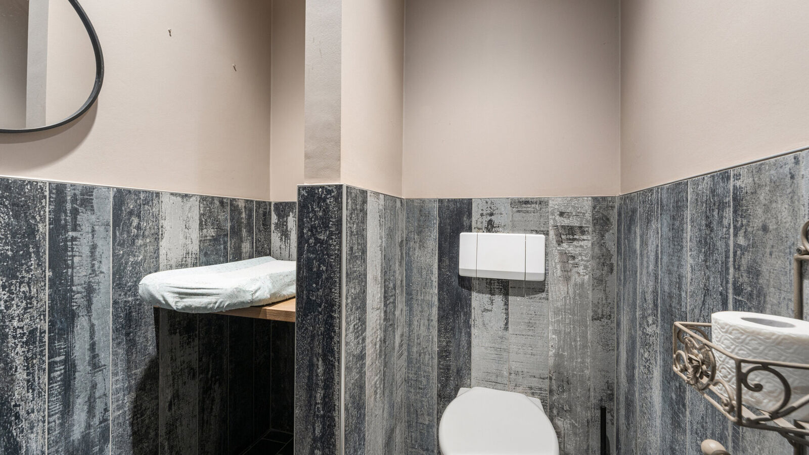 Commercieel gelijkvloers te koop in Wulpen