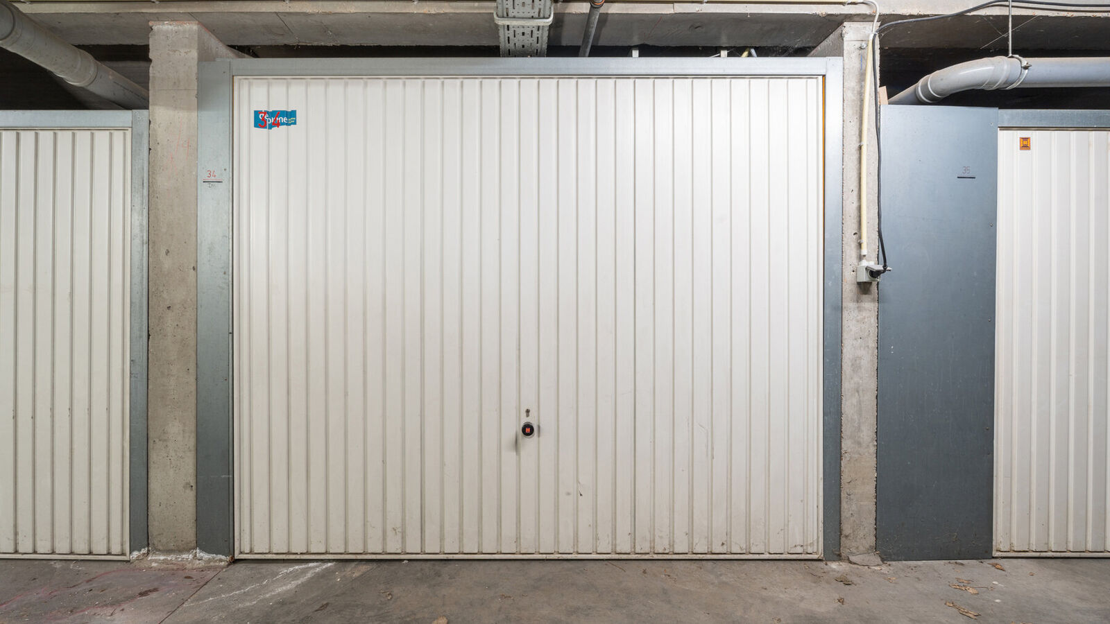Garage + storage for sale in Sint-Idesbald