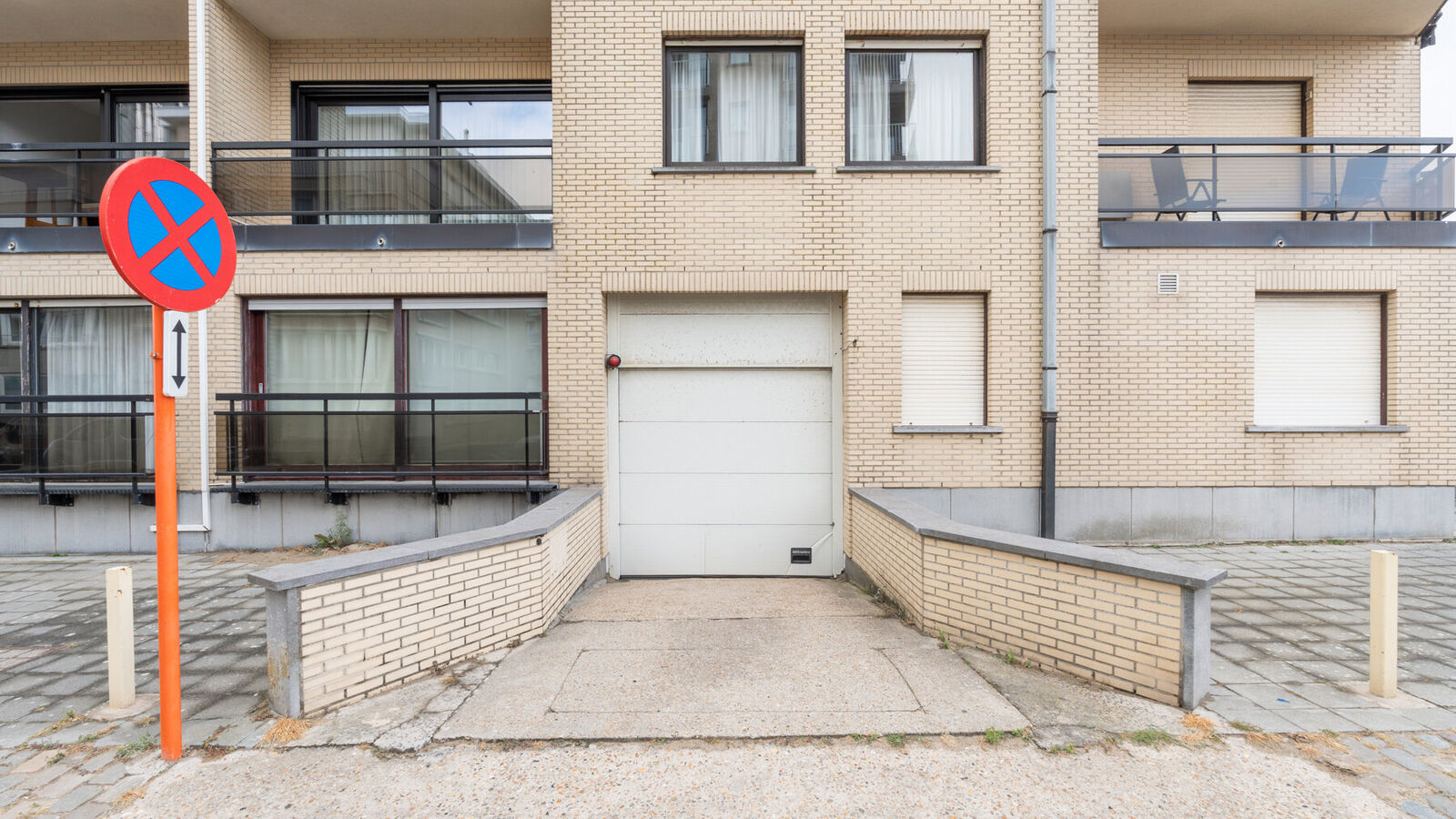 Gesloten garagebox te koop in Koksijde