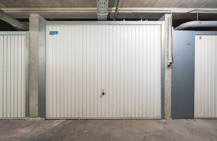 Garage + storage for sale in Sint-Idesbald